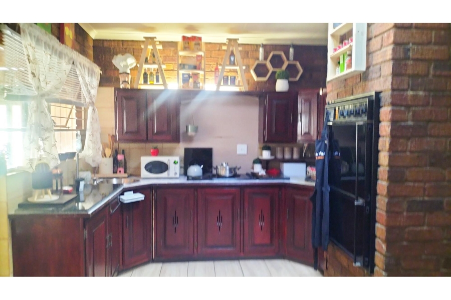 5 Bedroom Property for Sale in Elandsrand North West